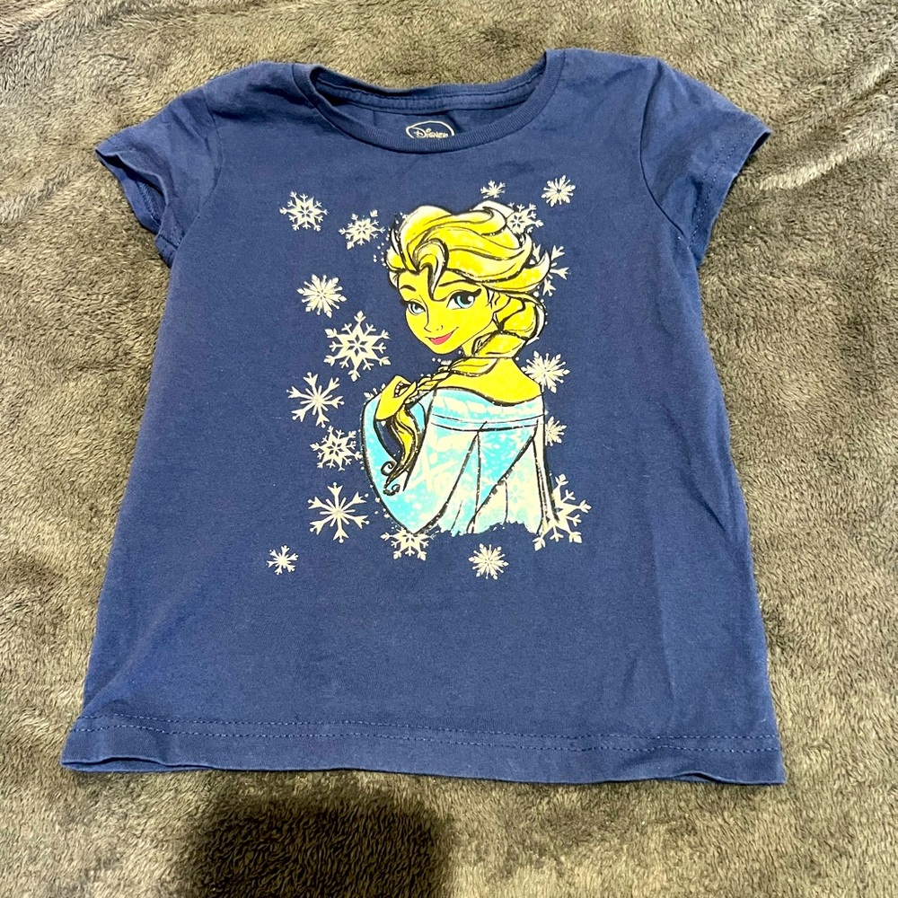 Selling Elsa (Frozen) shirt size 5-6